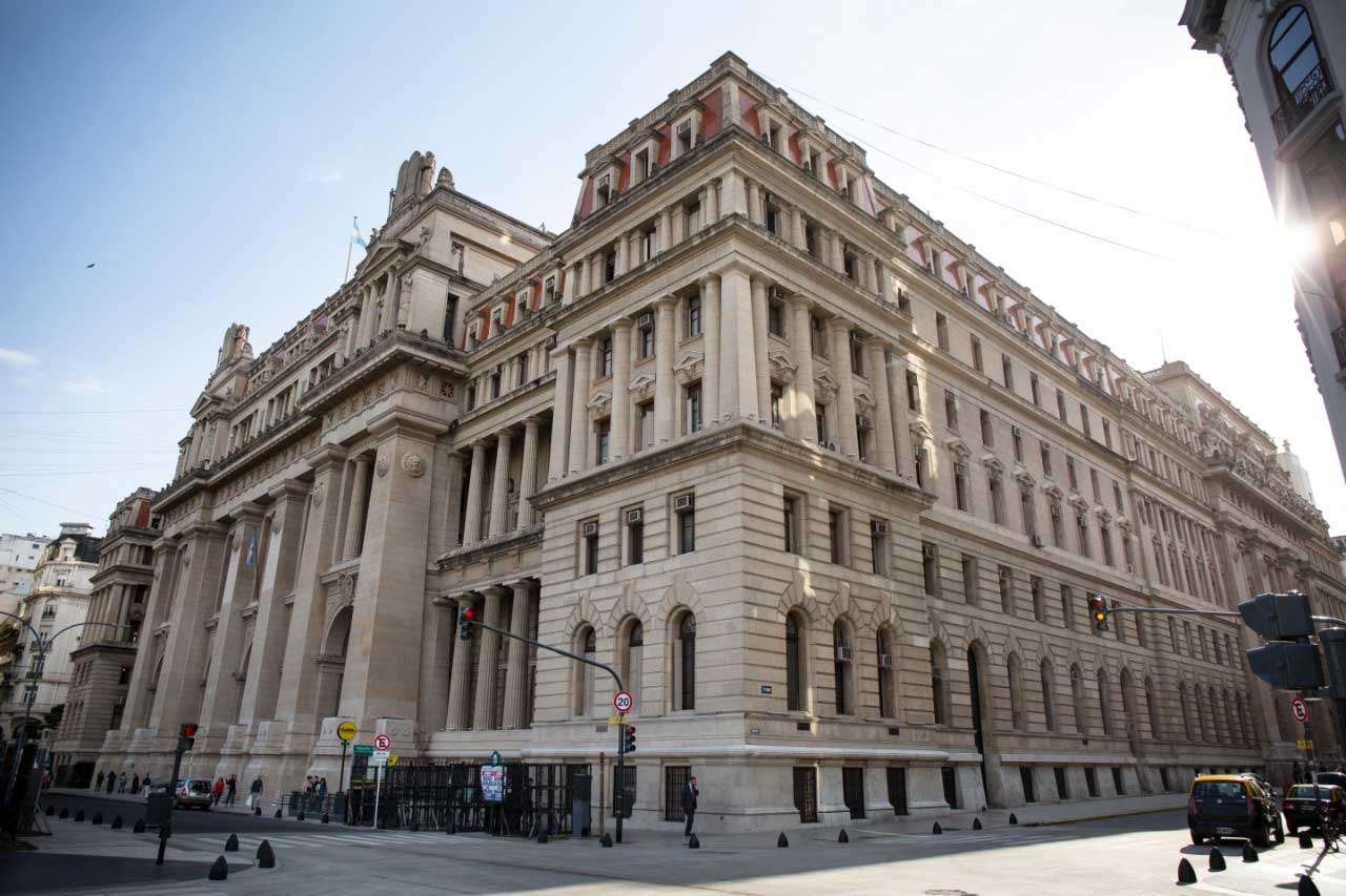 Palacio de Justicia de frente